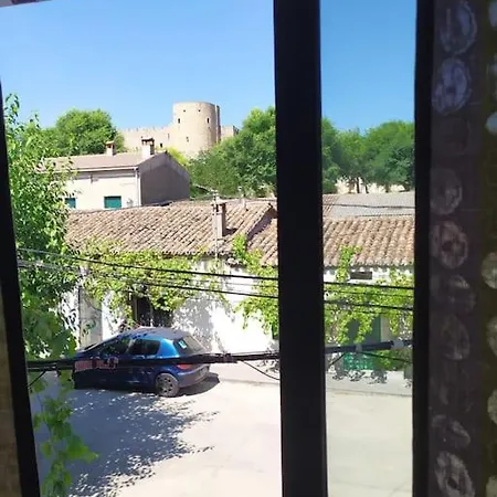 El Castillo Apartment La Adrada